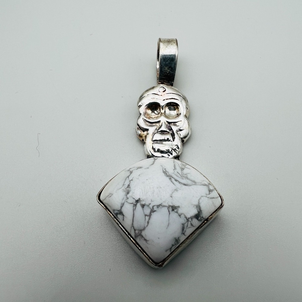 Artist Howlite Skull Pendant Silver Tone Goth‎ Statement Charm